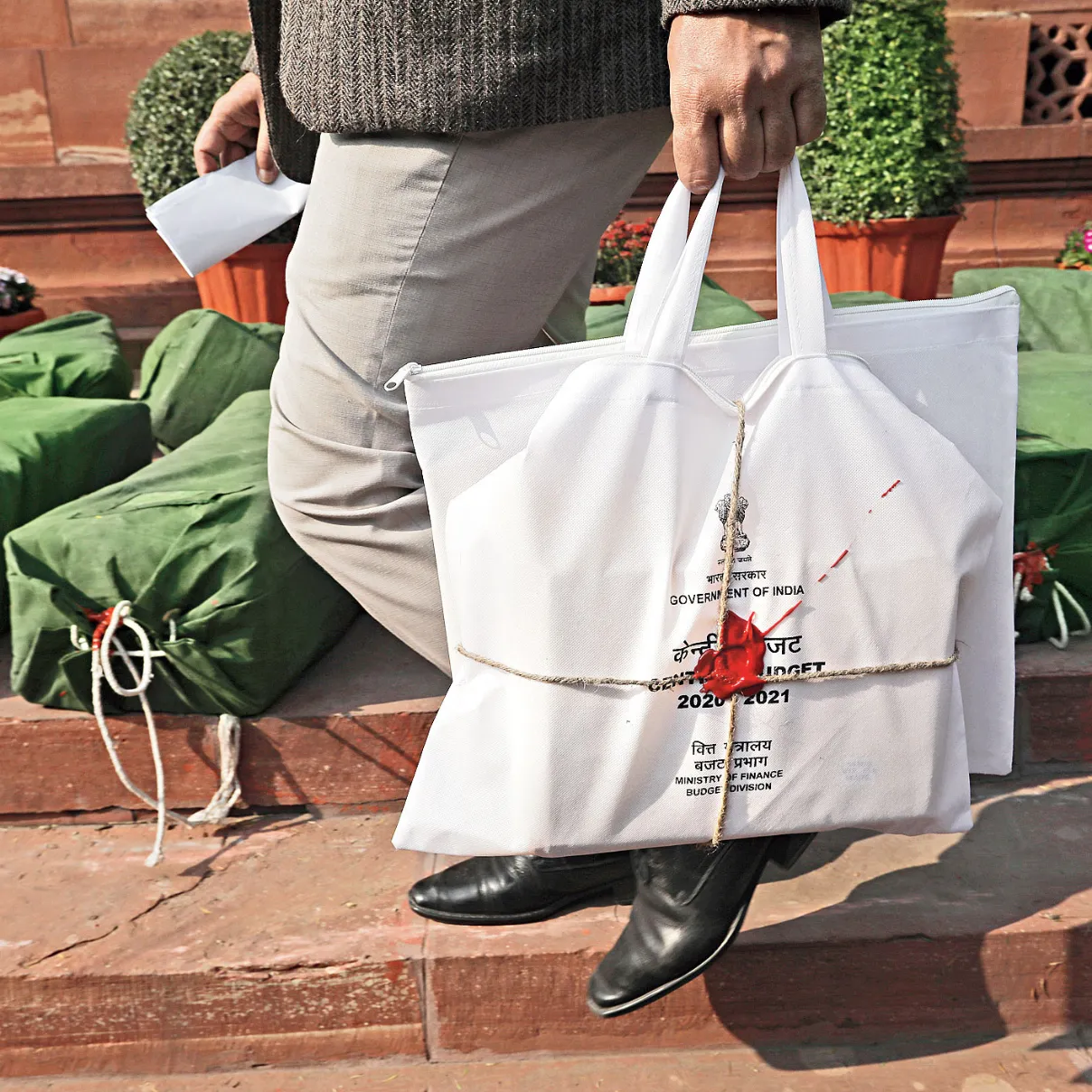 Strategic Public Finance